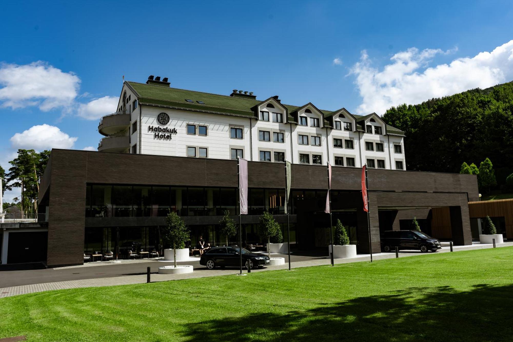 哈巴库克酒店 马里博尔 外观 照片